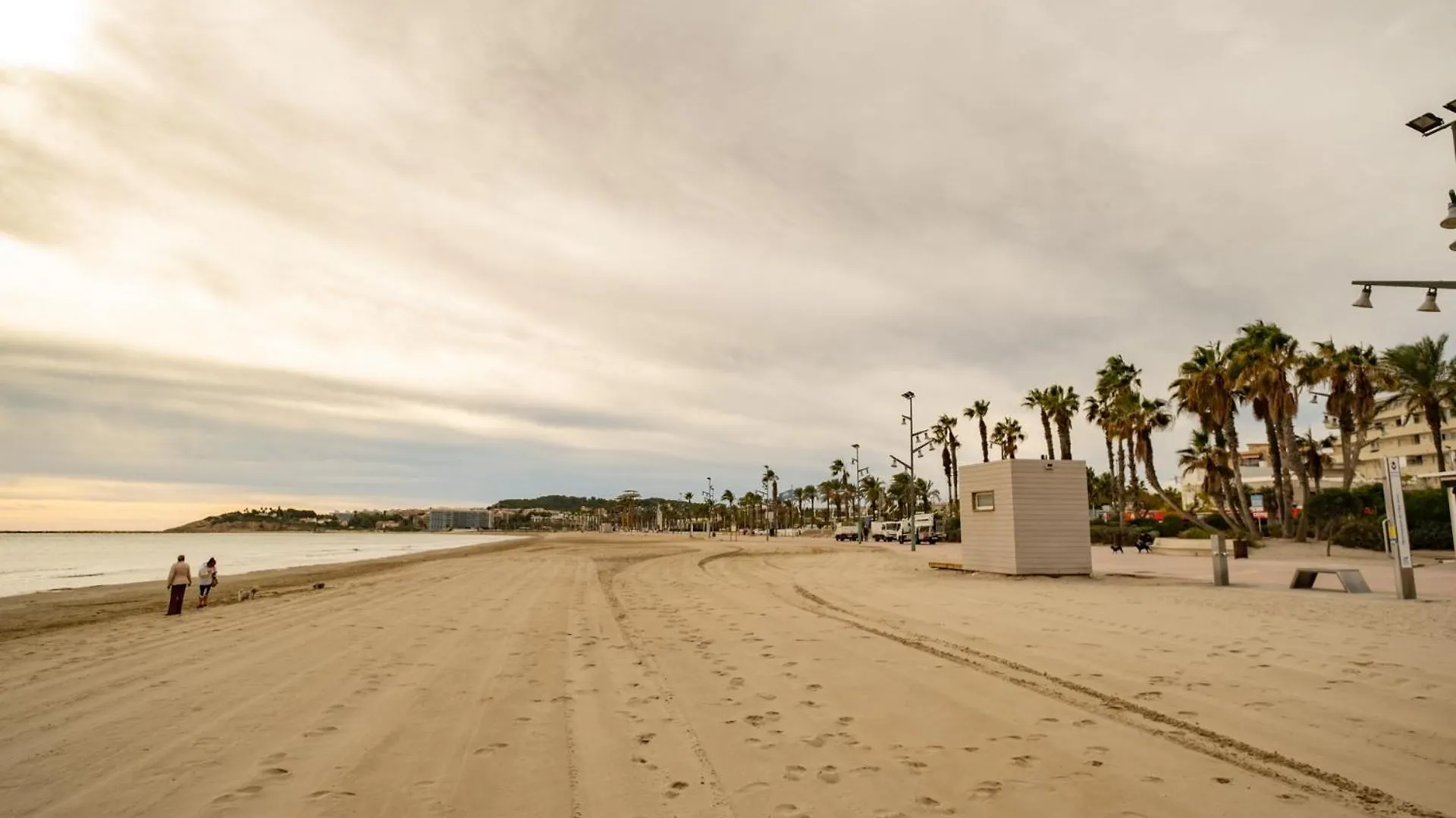 Apartamento La Pineda A 100 Metros De La Playa!!