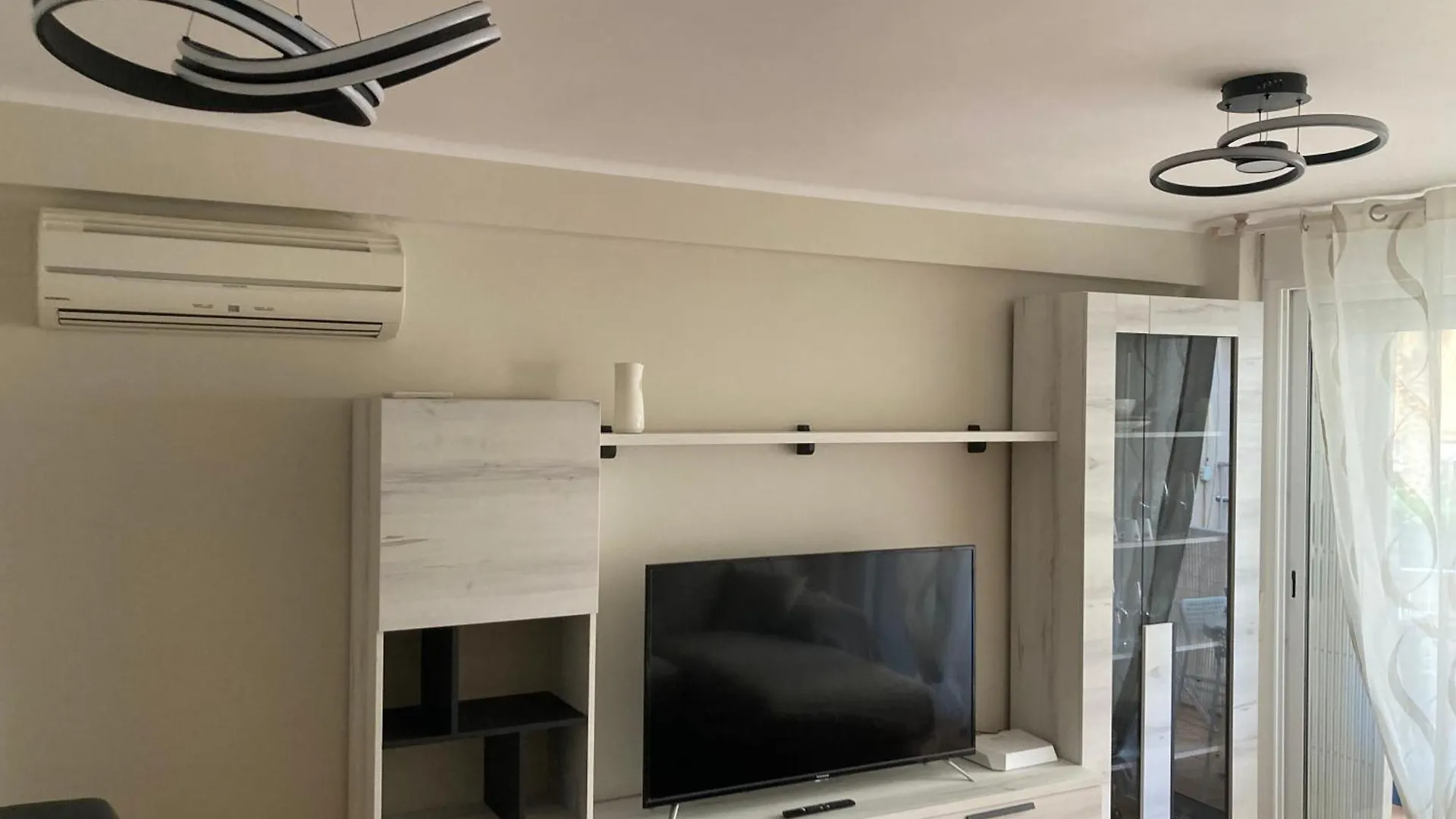 Apartamento La Pineda A 100 Metros De La Playa!! Apartment