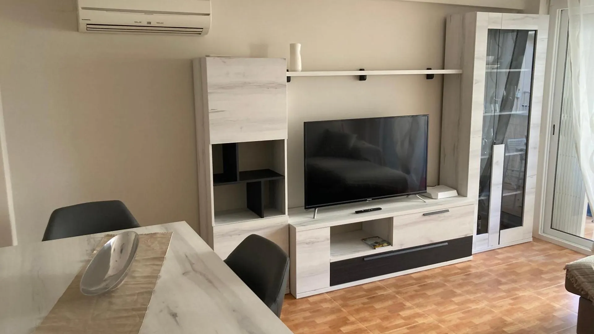 Apartment Apartamento La Pineda A 100 Metros De La Playa!! Spain
