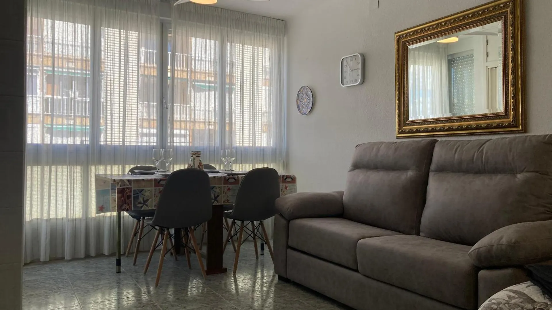 Apartamento La Pineda A 100 Metros De La Playa!! location